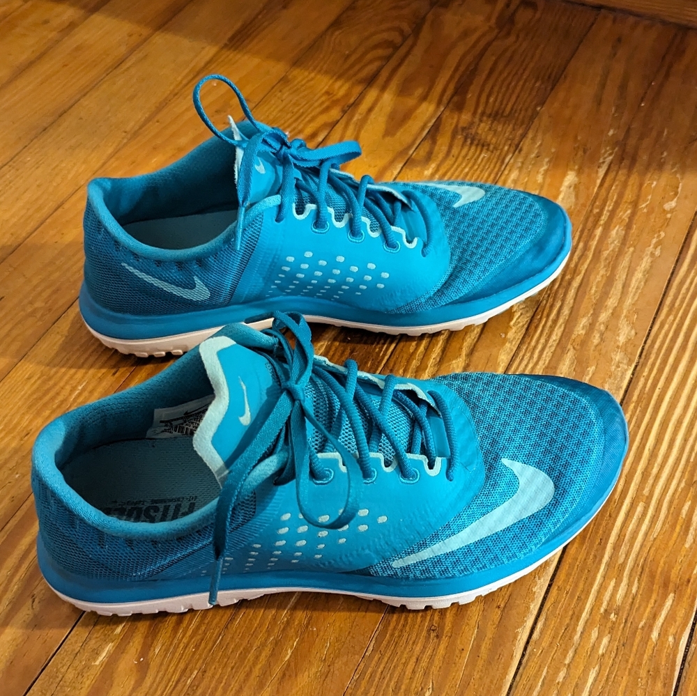 Women's Nike fit sole 8.5